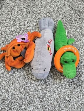 3 Souvenier Toys